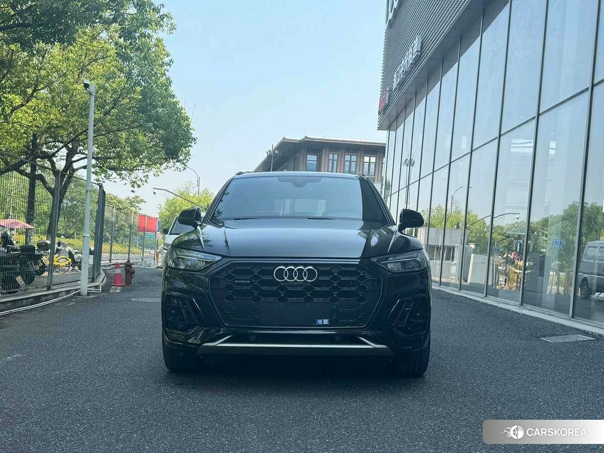 Audi Q5L 2023 Черный из Китая, фото 2