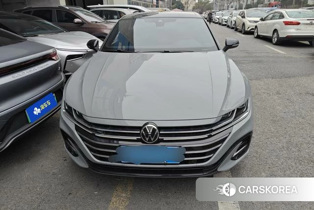 Volkswagen CC 2024 Темно-серый из Китая, фото 2