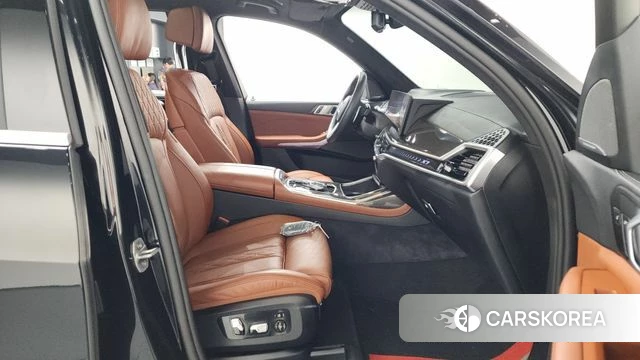 BMW X7 (G07) 2025 Черный из Кореи, фото 2