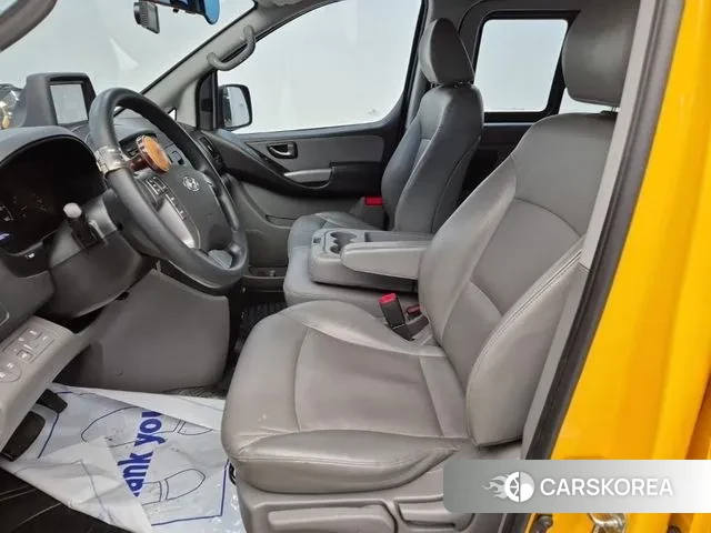Hyundai Grand Starex 2018 Желтый из Кореи, фото 2