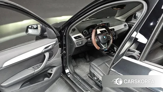 BMW X1 (F48) 2019 Черный из Кореи, фото 2