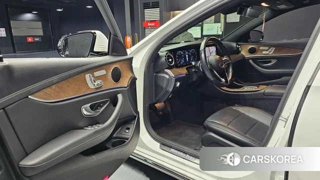 Mercedes-Benz E-Class W213 2020 Белый из Кореи, фото 2