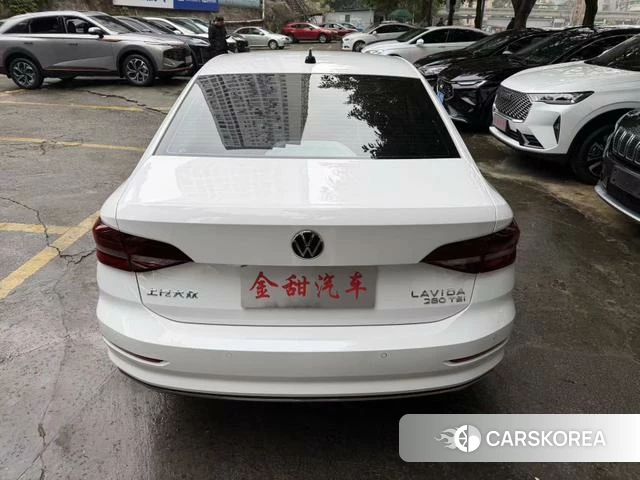 Volkswagen Lavida 2024 Белый из Китая, фото 2