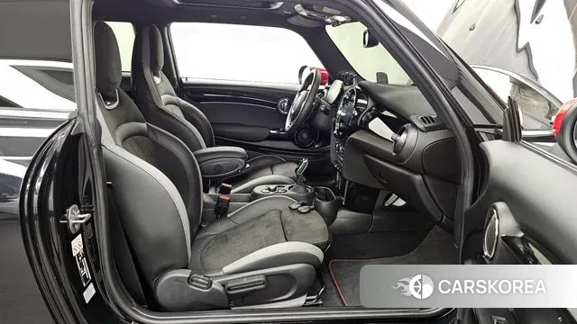 Mini Cooper S 2023 Черный из Кореи, фото 2