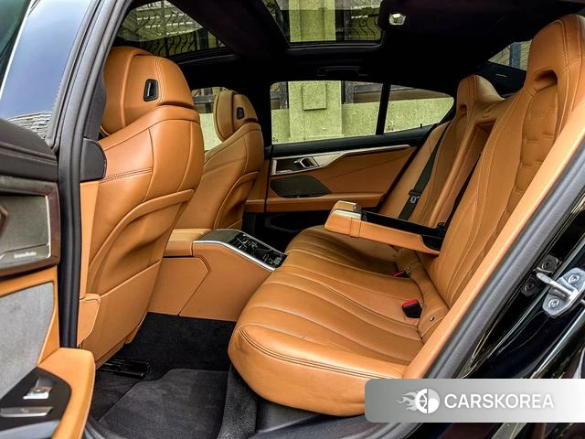BMW 8 series 2023 Черный из Китая, фото 2