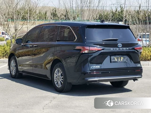 Toyota Saina 2023 Черный из Китая, фото 2