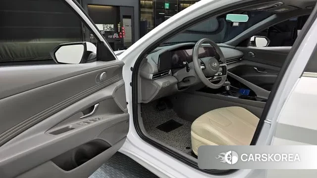 Hyundai The New Avante (CN7) 2025 Белый из Кореи, фото 2