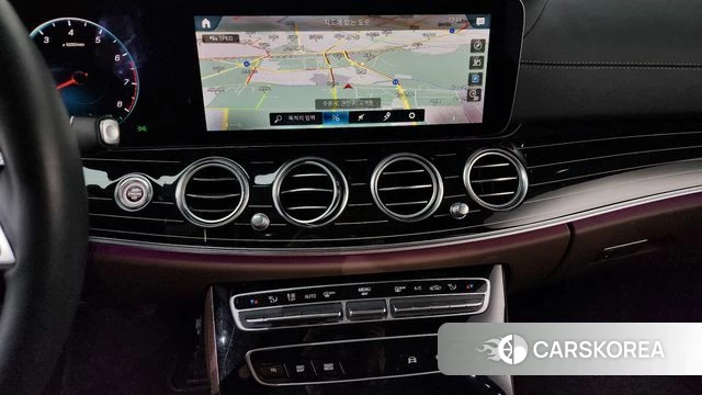 Mercedes-Benz E-Class W213 2021 Белый из Кореи, фото 2
