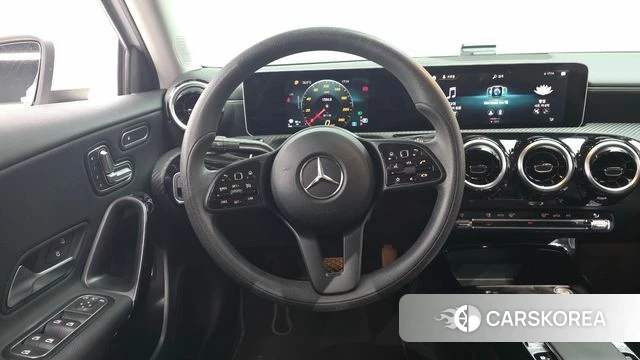 Mercedes-Benz A-Class W177 2020 Белый из Кореи, фото 2