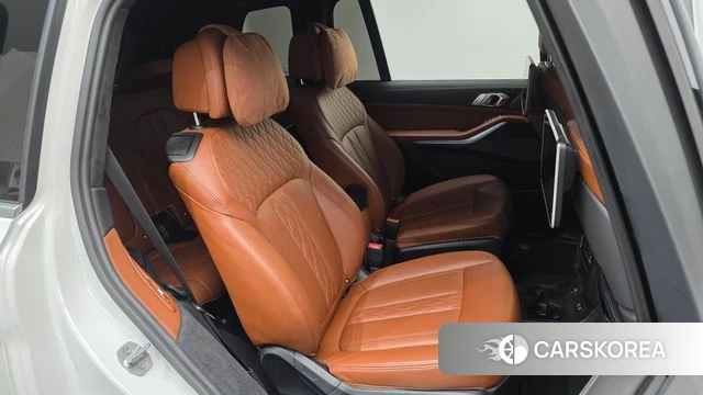 BMW X7 (G07) 2022 Белый из Кореи, фото 2