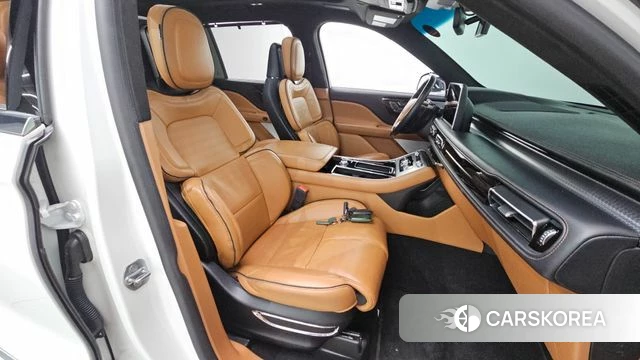 Lincoln Aviator 2nd generation 2020 Белый из Кореи, фото 2