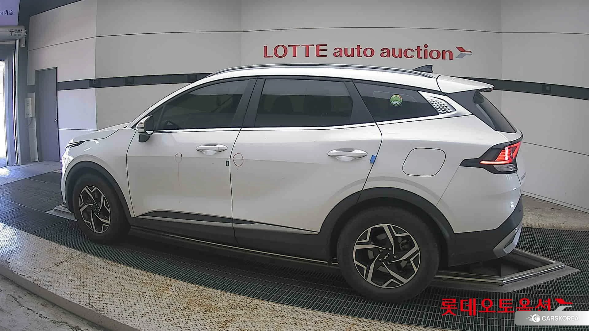 Kia Sportage 2023 Snow White Pearl (optional) из Кореи, фото 2