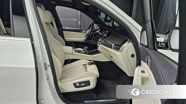 BMW X5 (G05) 2022 Белый из Кореи, фото 2