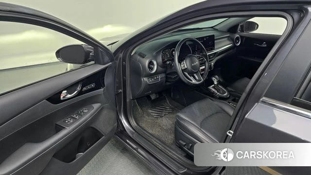 Kia The New K3 2nd generation 2022 Серый из Кореи, фото 2
