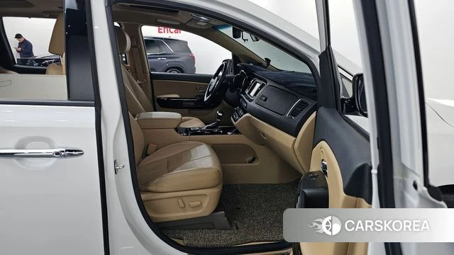 Kia The New Carnival 2019 Белый из Кореи, фото 2