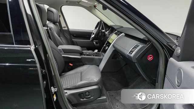 Land Rover Discovery 5 2023 Черный из Кореи, фото 2
