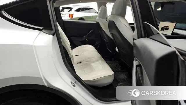 Tesla Model Y 2023 Белый из Кореи, фото 2