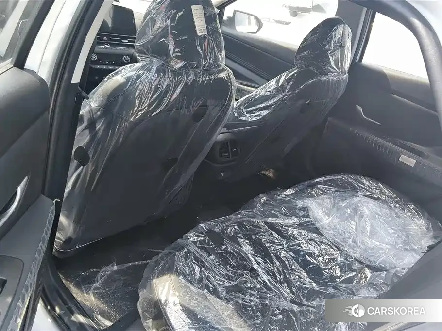 Hyundai Elantra 2026 Белый из Китая, фото 2