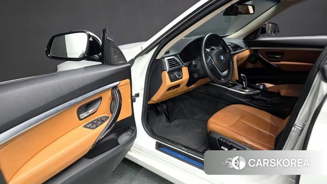 BMW 3 Series GT (F34) 2018 Белый из Кореи, фото 2