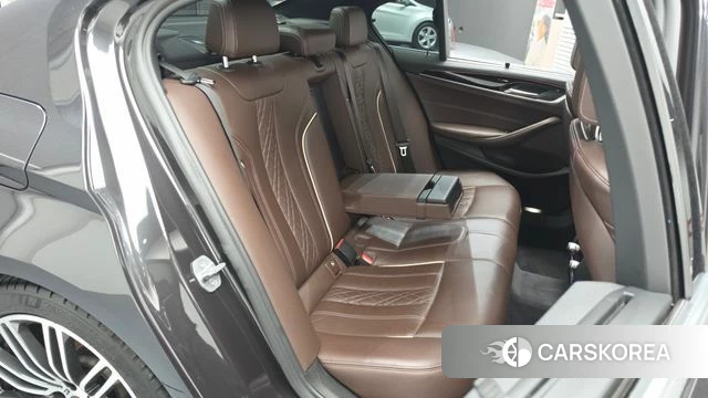 BMW 5 Series (G30) 2019 Серый из Кореи, фото 2