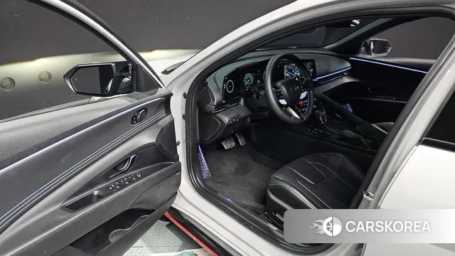 Hyundai Avante (CN7) 2021 Серебристо-серый из Кореи, фото 2