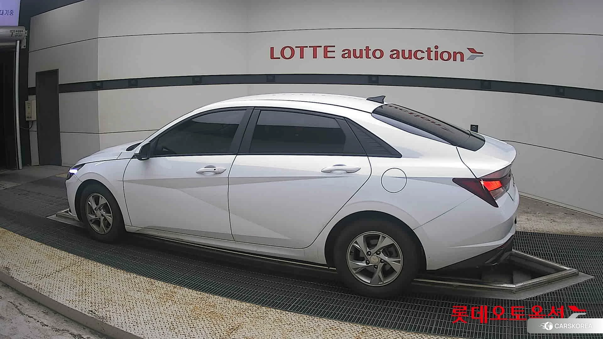 Hyundai Avante 2021 Polar White из Кореи, фото 2