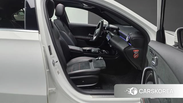 Mercedes-Benz A-Class W177 2023 Белый из Кореи, фото 2