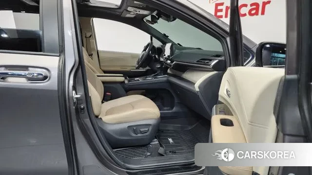 Toyota Sienna 4th Generation 2021 Серый из Кореи, фото 2