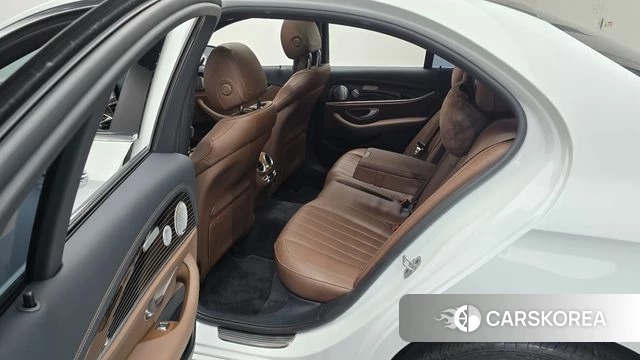 Mercedes-Benz E-Class W213 2021 Белый из Кореи, фото 2