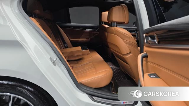 BMW 5 Series (G30) 2021 Белый из Кореи, фото 2
