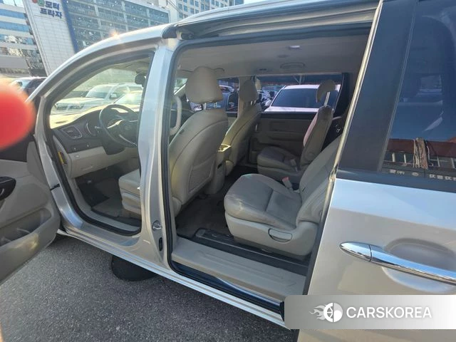 Kia The New Carnival 2019 Серебряный из Кореи, фото 2