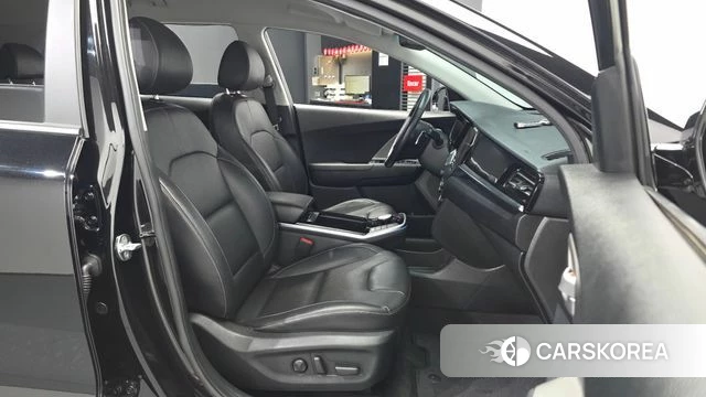 Kia Niro Plus 2022 Черный из Кореи, фото 2