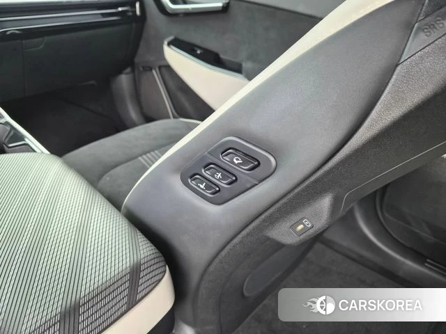 Kia EV6 2021 Серебристо-серый из Кореи, фото 2