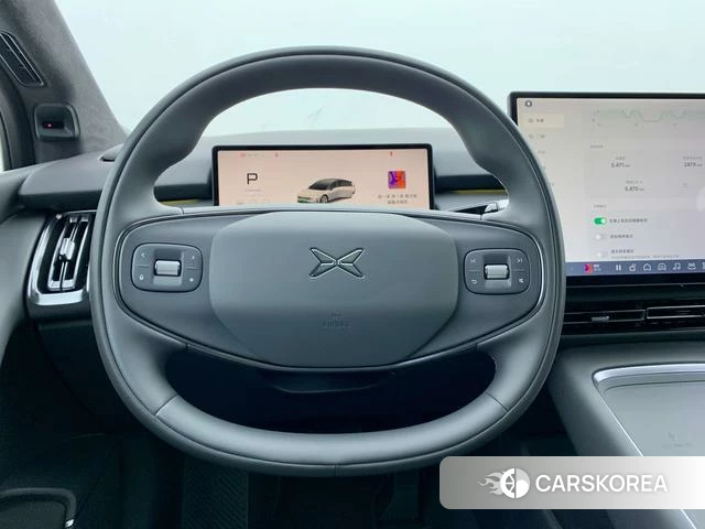 Xiaopeng Motors Xiaopeng P7+ 2025 Серебристо-серый из Китая, фото 2