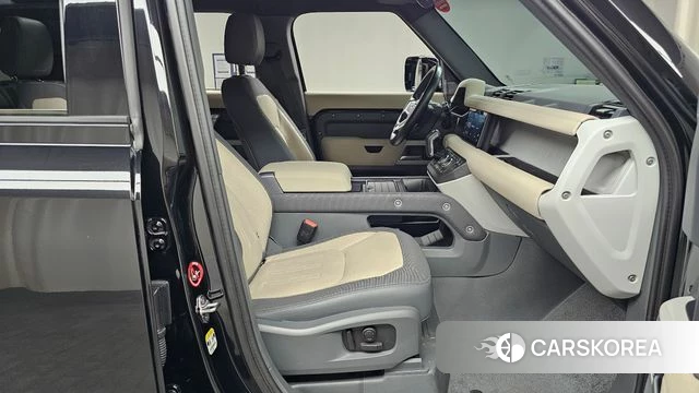 Land Rover Defender (L663) 2021 Черный из Кореи, фото 2
