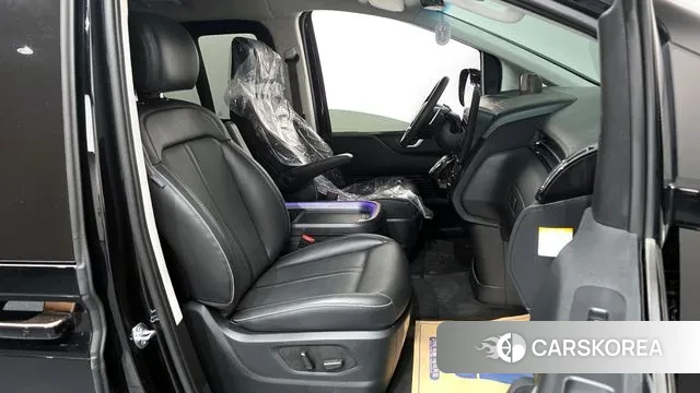 Hyundai Staria 2024 Черный из Кореи, фото 2