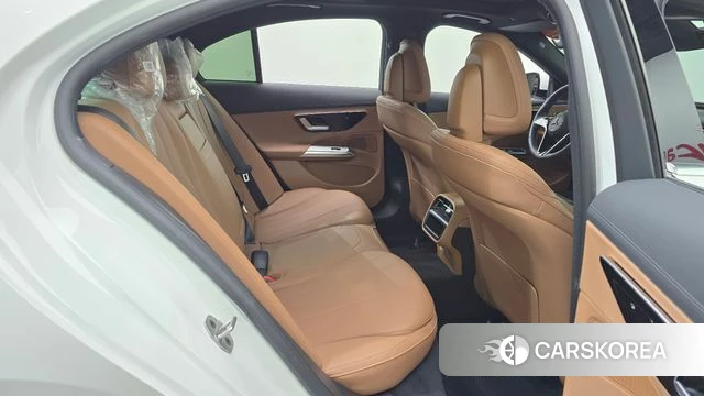 Mercedes-Benz E-Class W214 2025 Белый из Кореи, фото 2