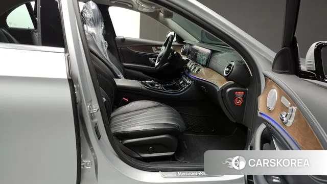 Mercedes-Benz E-Class W213 2018 Серебряный из Кореи, фото 2