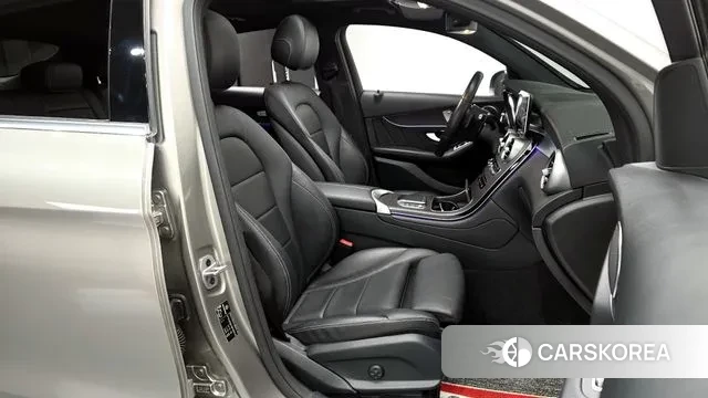 Mercedes-Benz GLC-Class X253 2021 Песочный из Кореи, фото 2