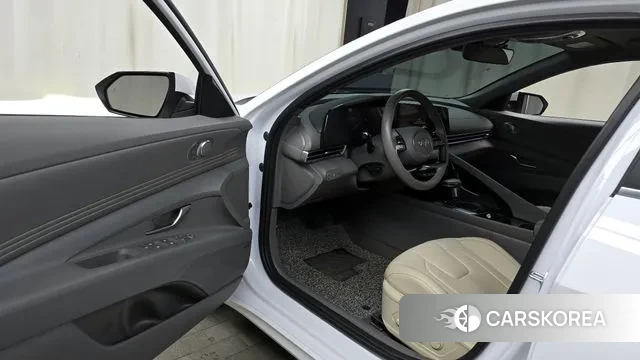 Hyundai The New Avante (CN7) 2024 Белый из Кореи, фото 2