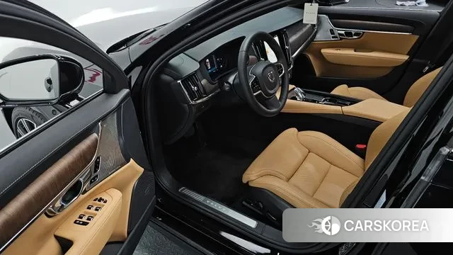 Volvo S90 2024 Черный из Кореи, фото 2