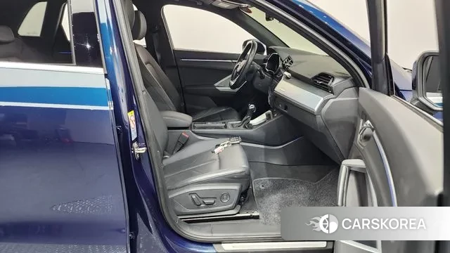 Audi Q3 (F3) 2020 Синий из Кореи, фото 2