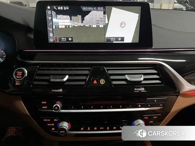 BMW 5 Series (G30) 2018 Белый из Кореи, фото 2