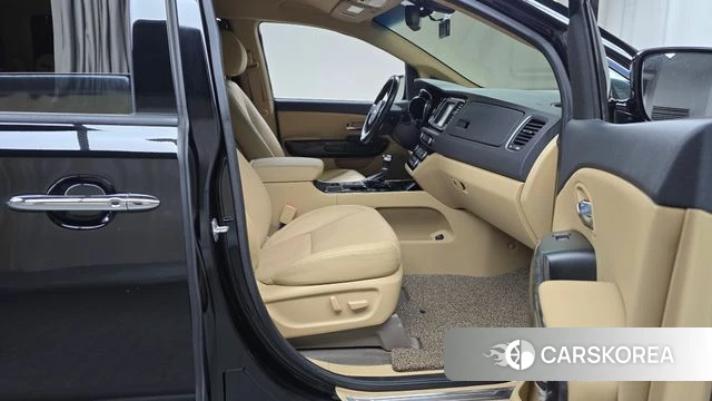 Kia The New Carnival 2018 Черный из Кореи, фото 2