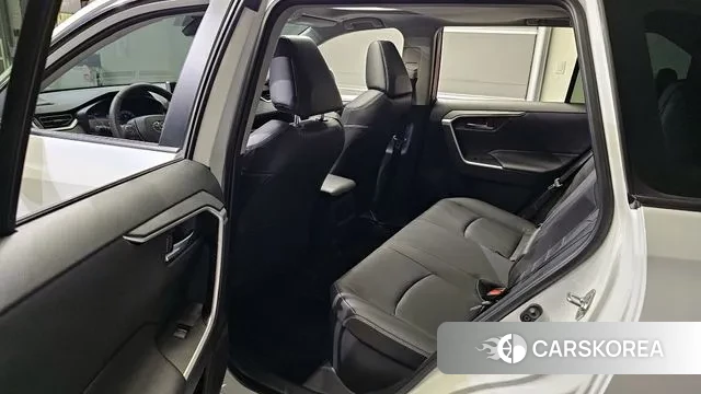 Toyota RAV4 5th Generation 2024 Белый из Кореи, фото 2