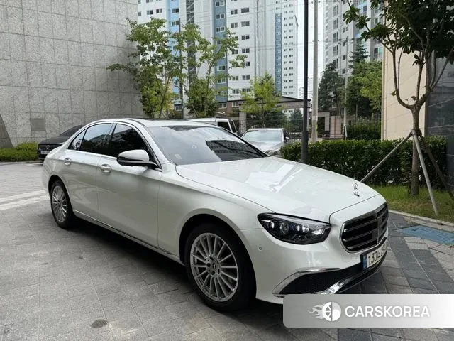 Mercedes-Benz E-Class W213 2023 Белый из Кореи, фото 2