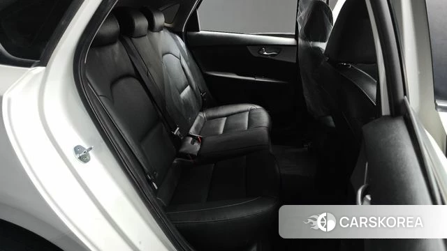 Kia The New K3 2nd generation 2022 Белый из Кореи, фото 2
