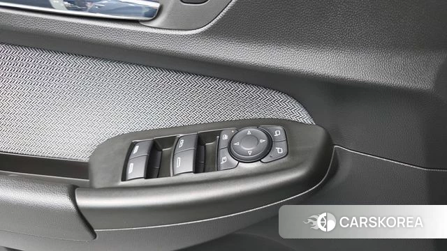 Chevrolet (GM Daewoo) Trailblazer 2021 Серебристо-серый из Кореи, фото 2