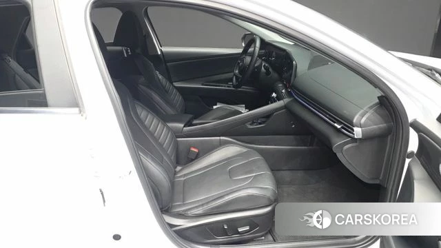 Hyundai The New Avante (CN7) 2024 Белый из Кореи, фото 2