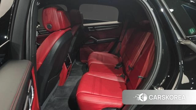 Porsche Cayenne (PO536) 2023 Черный из Кореи, фото 2